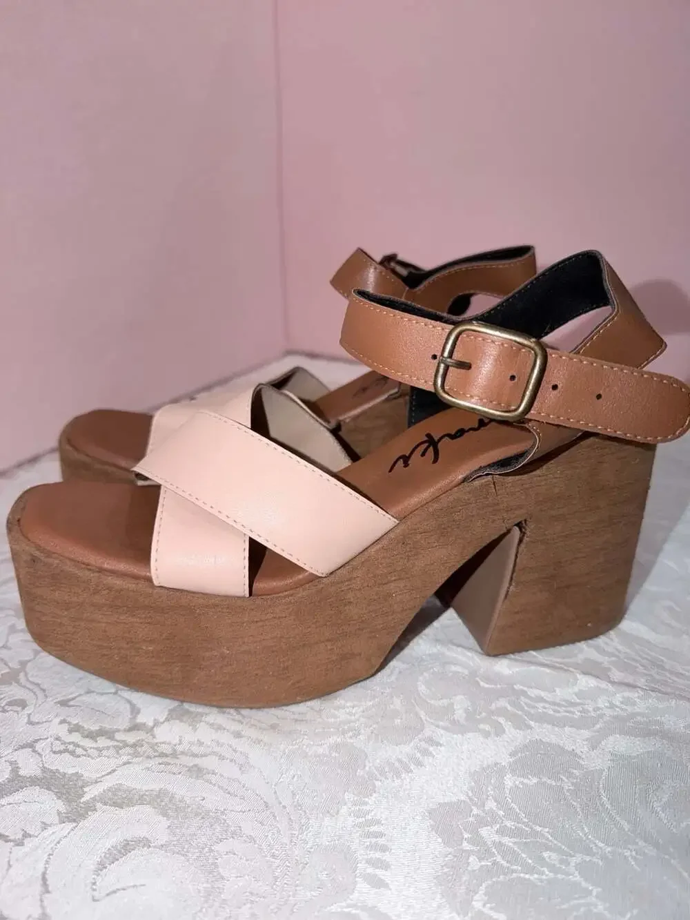 Meraki Platform Block Heel Sandals with Crisscross Straps Size 40